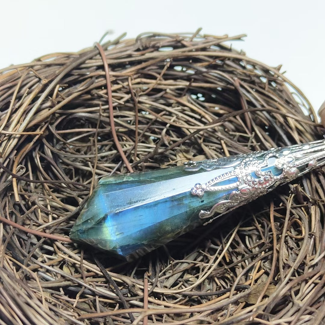 Pendule spirituel en pierre de cristal naturel